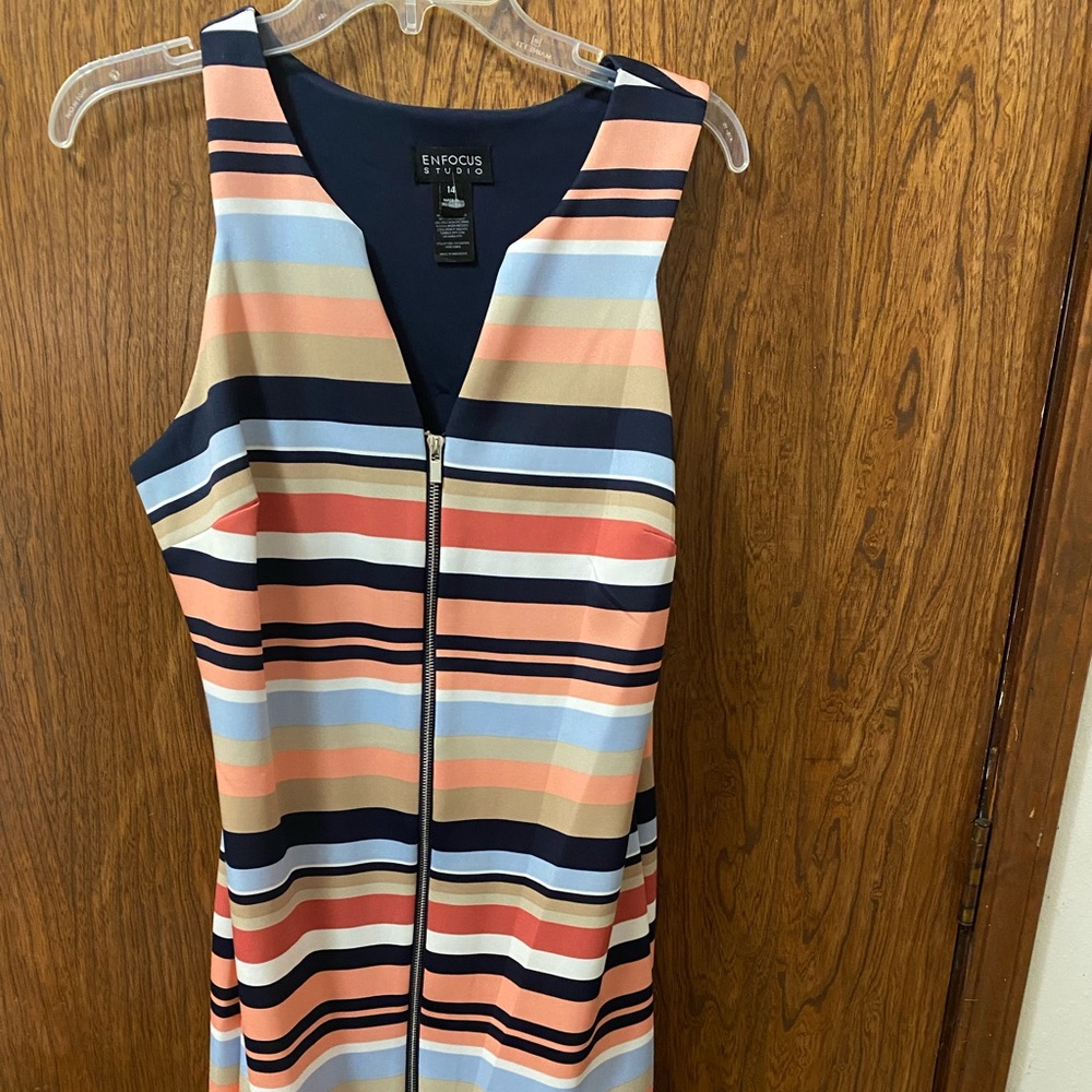 Enfocus Studio nice new w/out tags sleeveless dress.